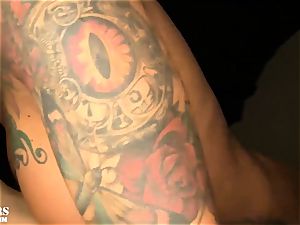 tattooed mummy pummels 5 men in a row